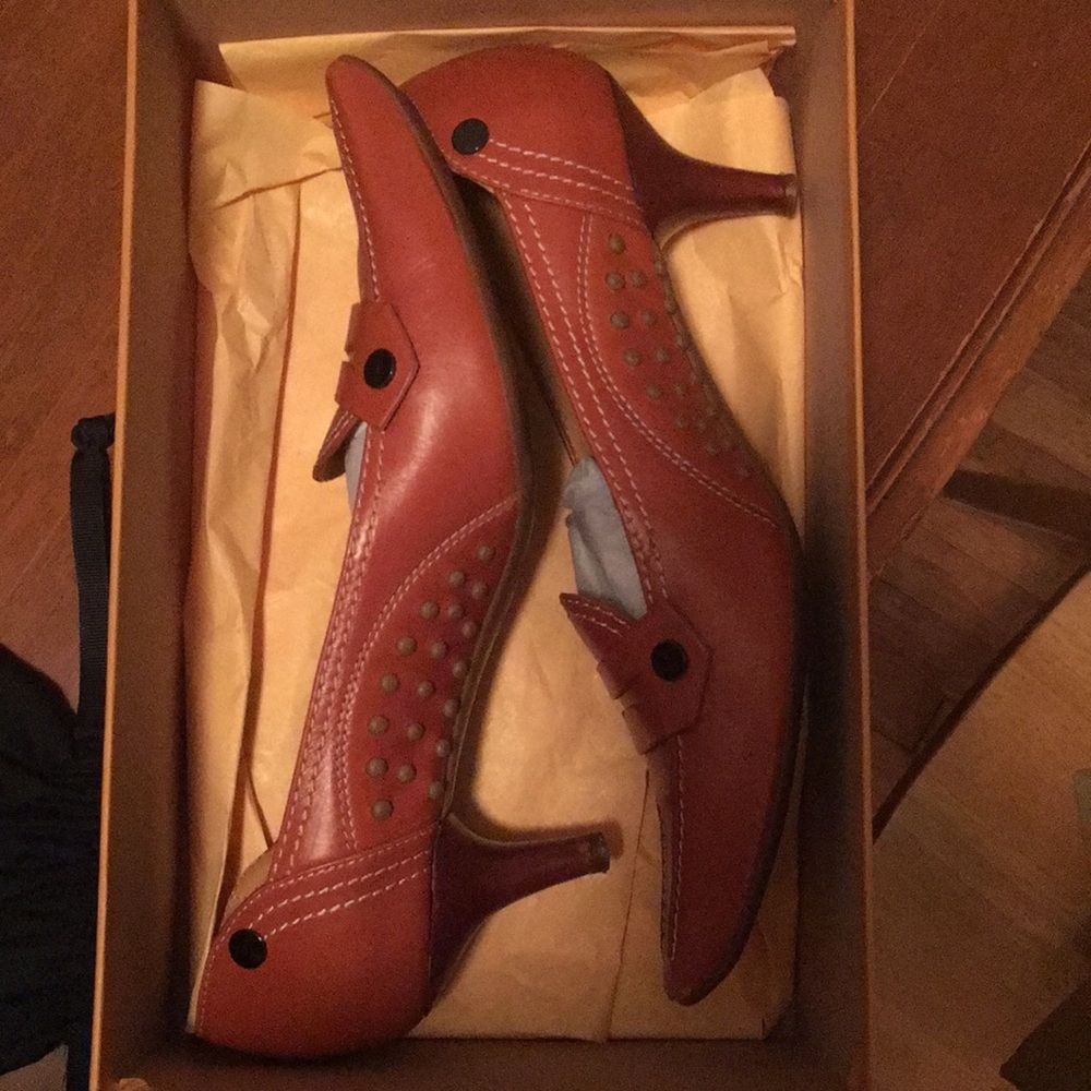 Tod’s loafer heels